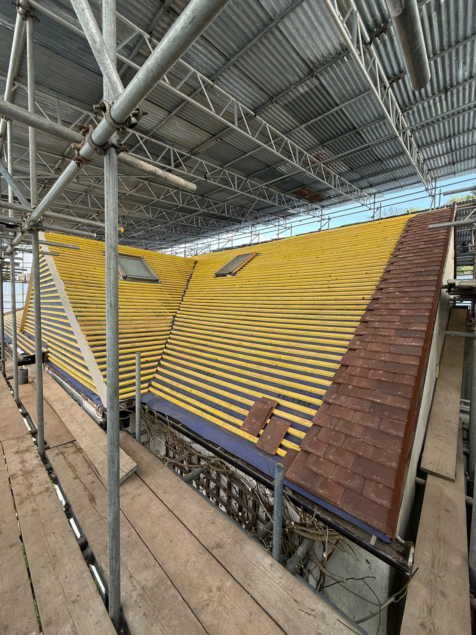 Complete New roof and flat roof Guilford GU 3
