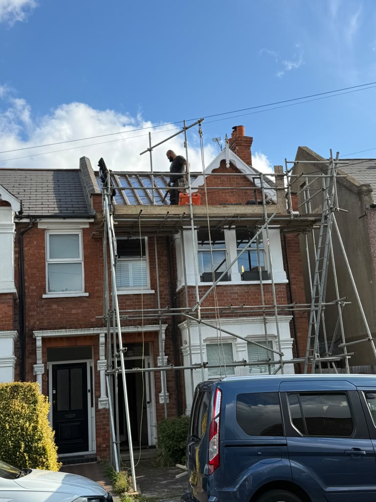 Full roof replacement in KT3 New Malden