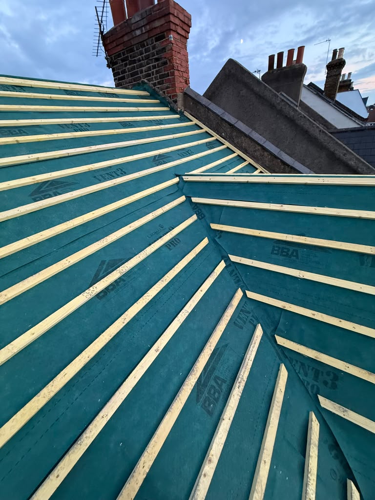 Full roof replacement in KT3 New Malden