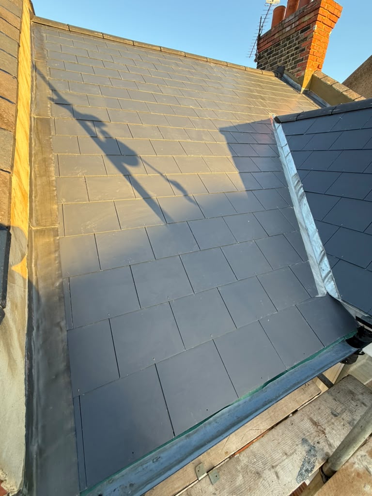 Full roof replacement in KT3 New Malden
