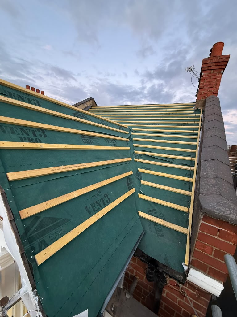 Full roof replacement in KT3 New Malden