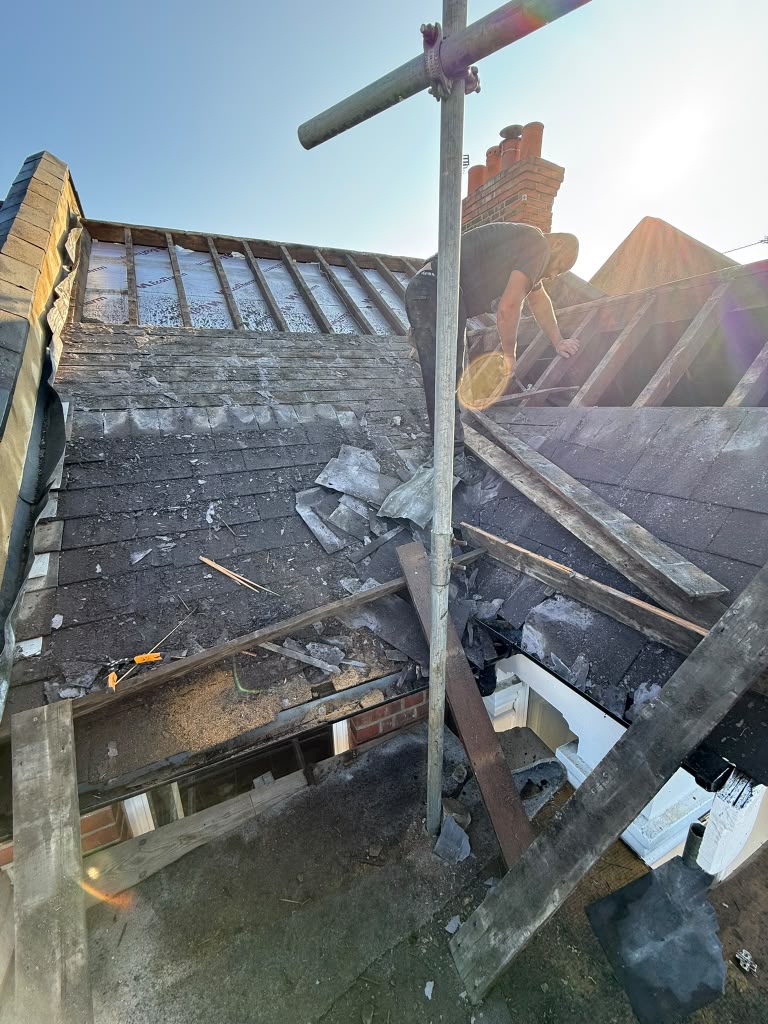 Full roof replacement in KT3 New Malden